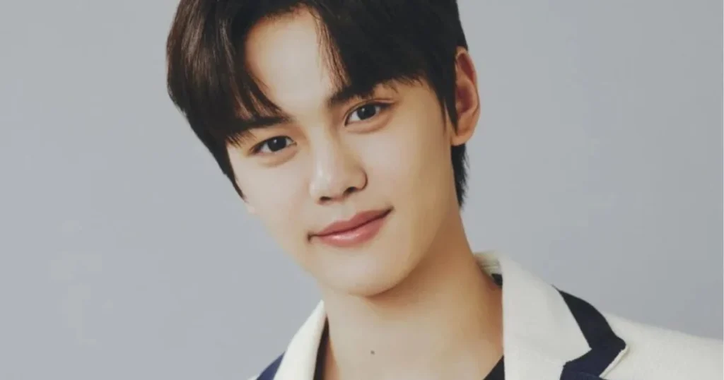 Gyuvin Breaks Company Rules For Fans One Last Time Before Leaving ZEROBASEONE