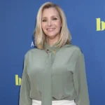 Lisa Kudrow Says Modern-Day Sitcoms Are ‘Too Afraid’ To Make People ‘Uncomfortable’ — Do U Agree With This??