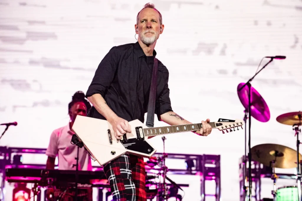 No Doubt Guitarist Tom Dumont Reveals Early Onset Parkinson’s Diagnosis Amidst Las Vegas Residency Preparations