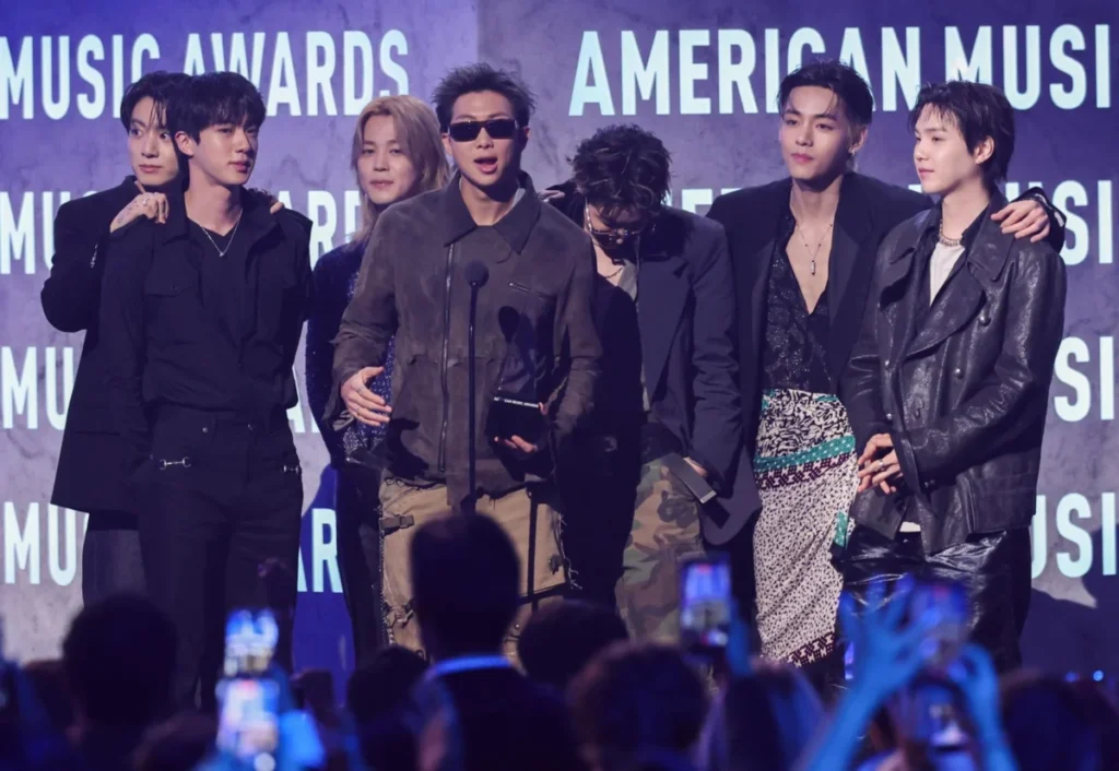 A Unprecedented Seven-Way Tie for Top Honors Dominates the 52nd American Music Awards