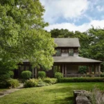 Forget Nautical Decor—This Martha’s Vineyard Home Channels the Island’s Rustic Charm
