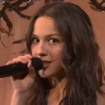 Olivia Rodrigo Performs â€œdrop deadâ€ and â€œbeggedâ€ on SNL: Watch