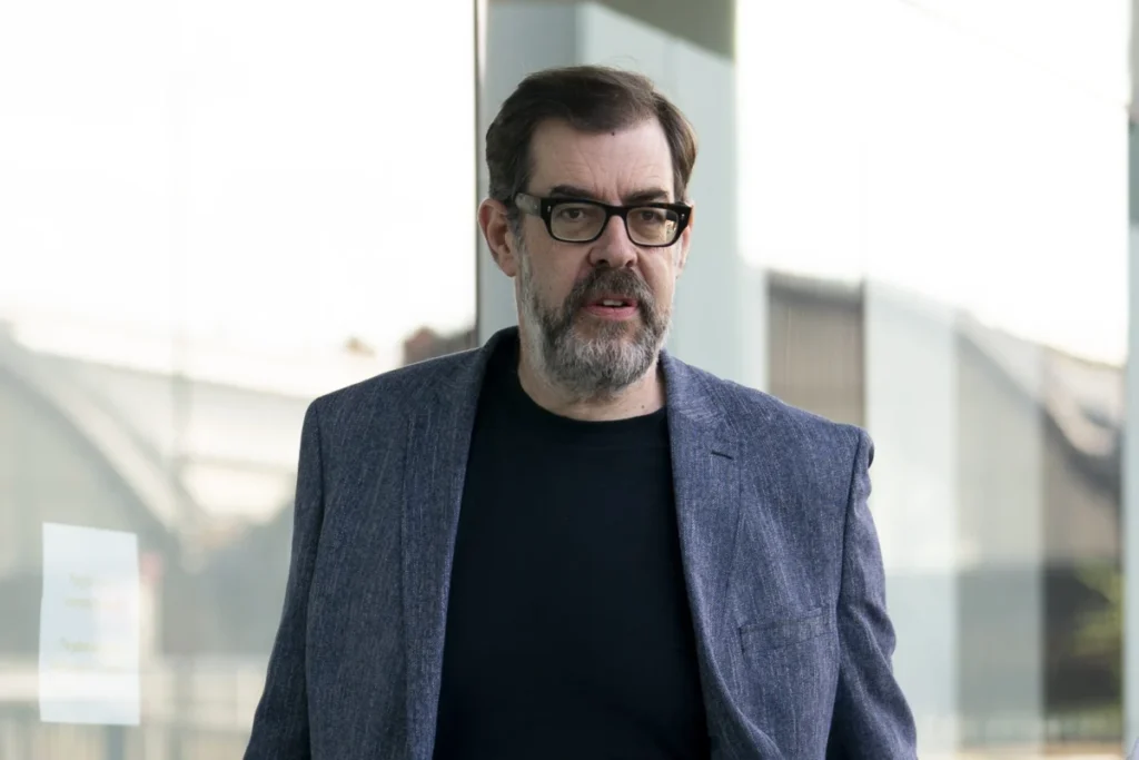 Richard Osman to Host New High-Stakes ITV Quiz Show ‘The Golden Elevators’, Marking a Significant Return to Primetime Television