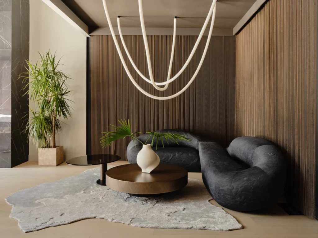 The Resurgence of Architectural Metal Mesh: Transforming Interior Spaces Through the Fluidity of Chainmail and Bead Curtains
