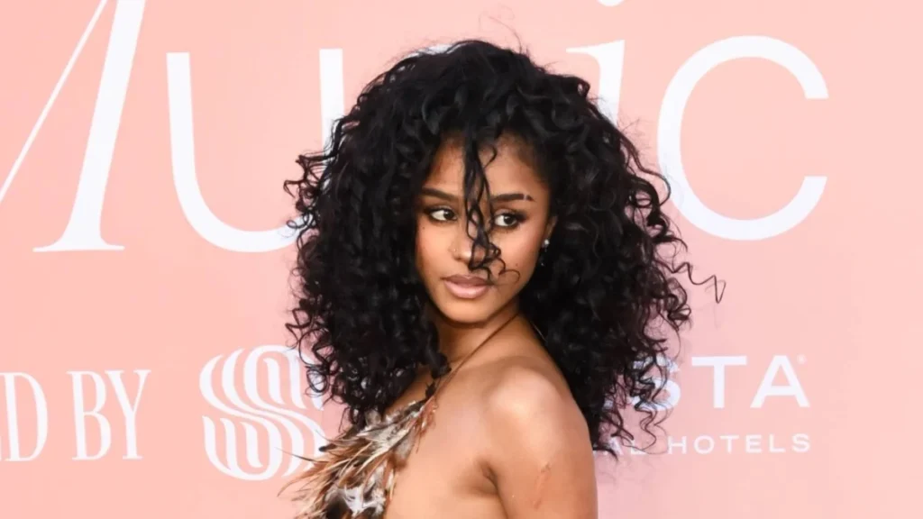 Tyla Captivates Billboard Women in Music Awards with Bold Feathered Fashion and Rising Industry Influence