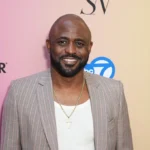 Wayne Brady Reignites Decades-Long Feud with Bill Maher, Labeling Comedian "Racist" in Candid Podcast Interview