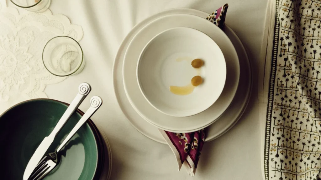The Best Dinnerware Sets Show Off Your Excellent Taste