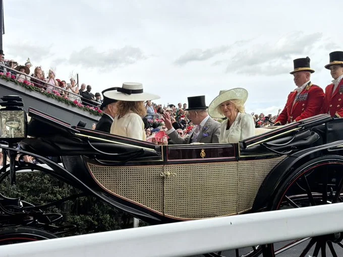 The King and Queen Lead Royal Ascot Carriage Procession on Prestigious Gold Cup Day