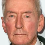 A Treasure Trove from Raymond Briggs’ Personal Library Goes on Sale, Offering a Unique Glimpse into the Mind of a Beloved Illustrator