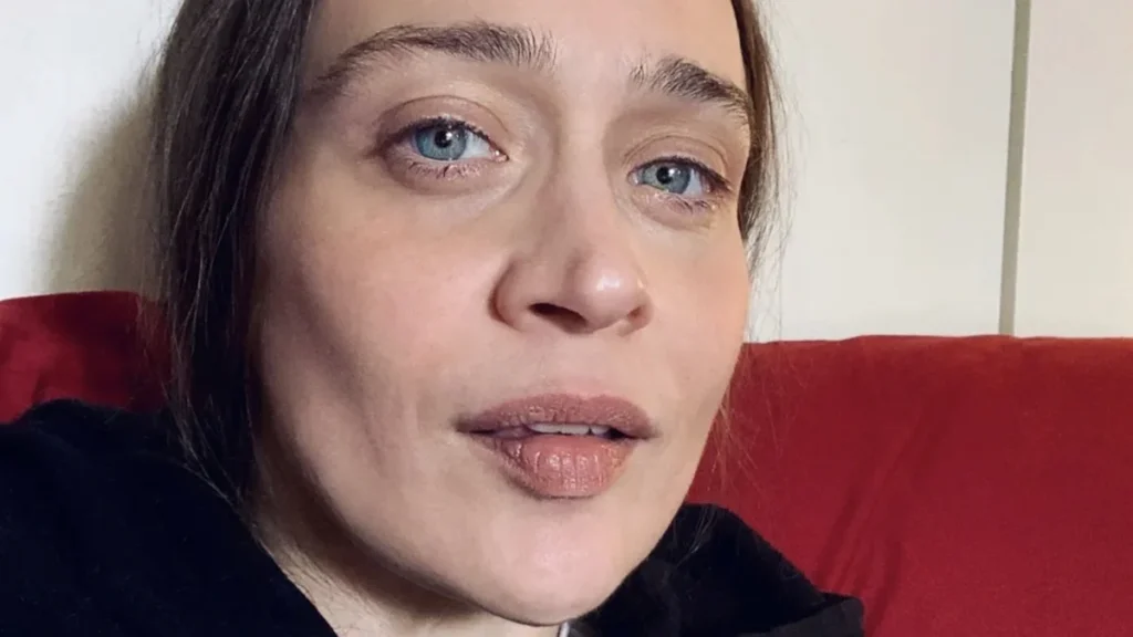 Fiona Apple Is Trying to Write About the "Endless Barrage of Horrors" But Struggling, She Says in Sincere Video