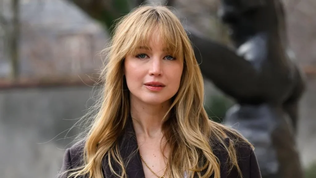 Jennifer Lawrence Redefines Off-Duty Style with Bold NYC Cycling Ensemble