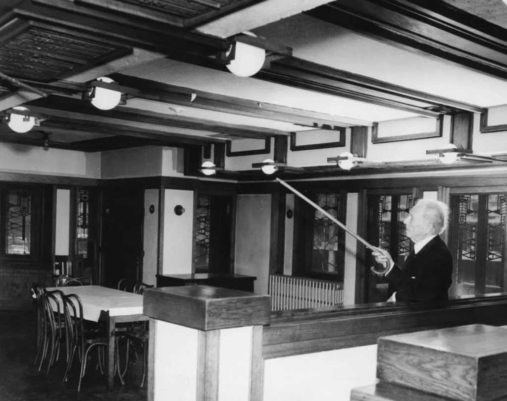 The Architectural Legacy of Frank Lloyd Wright in Chicago: A Comprehensive Guide to the Forge of American Modernism