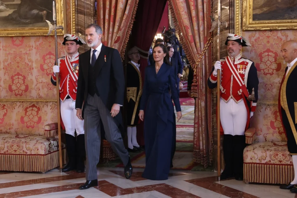 Queen Letizia of Spain Surprises Royal Watchers by Unveiling Historic Sapphire Necklace After a Two-Decade Hiatus