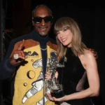 Taylor Swift and Snoop Dogg Share Wholesome MTV VMAs Moment With a Special Shoutout to Travis Kelce