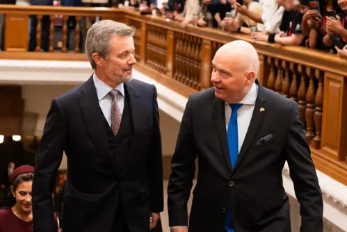 An Unforeseen Royal Protocol Glitch as King Frederik X of Denmark Finds Himself Barred by a Velvet Rope at the Opening of the Folketing