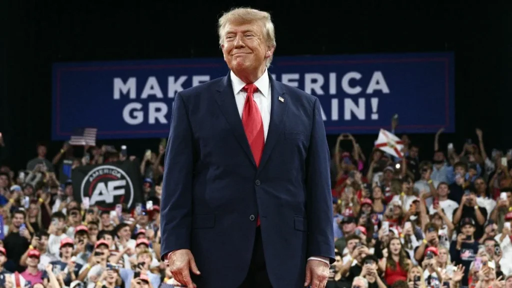 Donald Trump Texas Rally Solar Panel Wildlife Comments Spark 25th Amendment Calls Online Amid Crucial Midterm Campaigning
