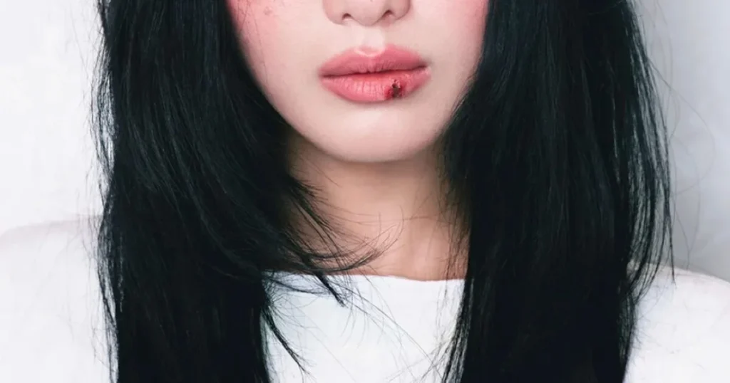 Korean Singer Gets Honest About Dealing With Negative Comments