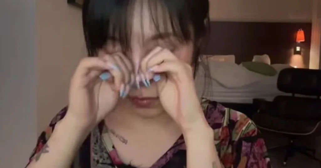 MAMAMOO Member Wheein Faces Netizen Backlash After Getting Emotional Over The Group’s Past Peak During Live Broadcast